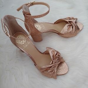 NWB Vince Camuto Open toe Strap Sandal